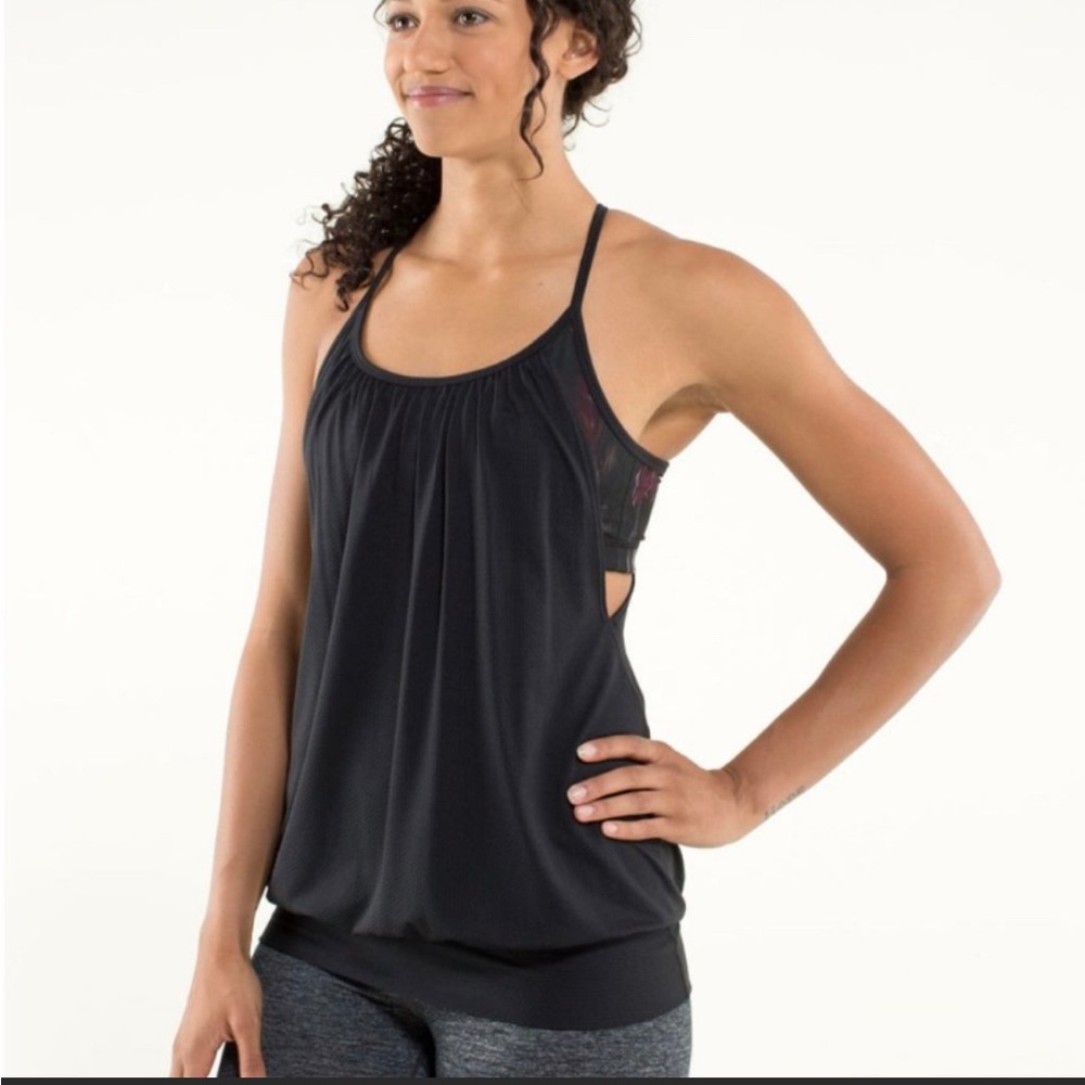 Lululemon top w built in bra
